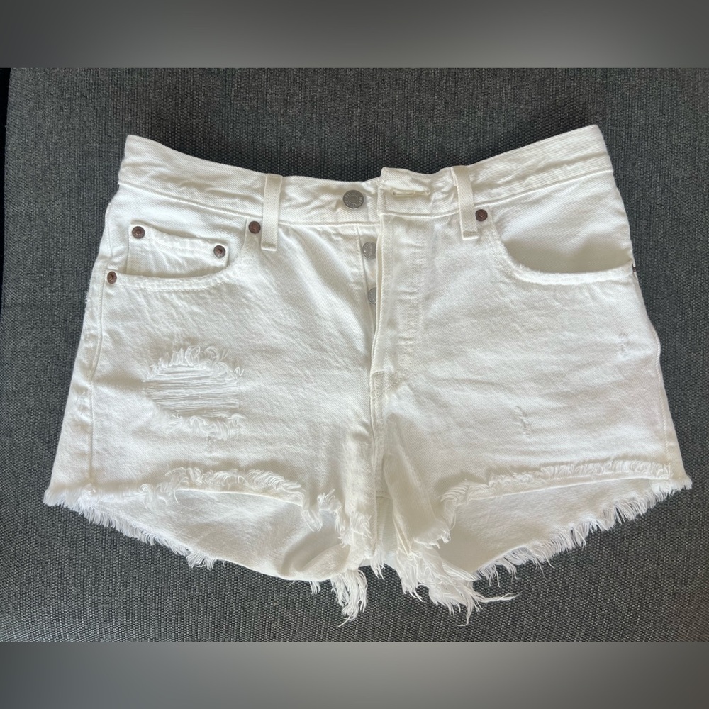 Levi’s white shorts